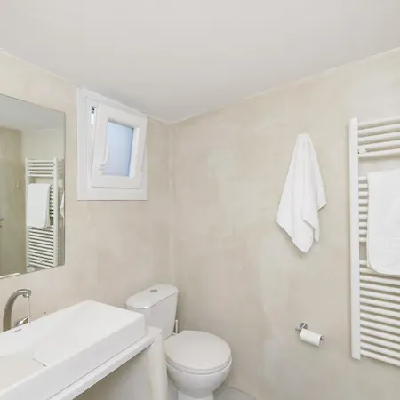 Magginas Little Kostos